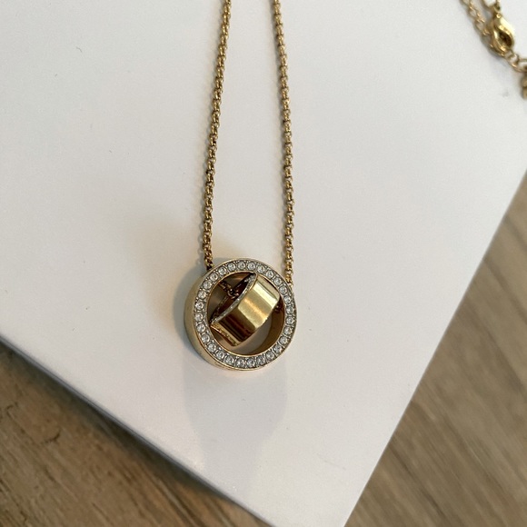 Swarovski Hollow Pendant- GOLD - Picture 4 of 7